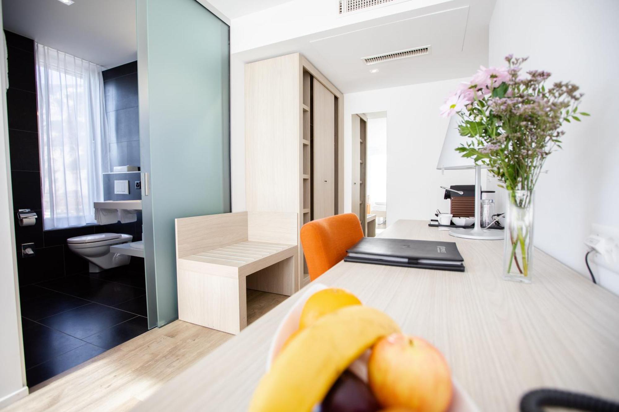 Mercure West Hotel 4*