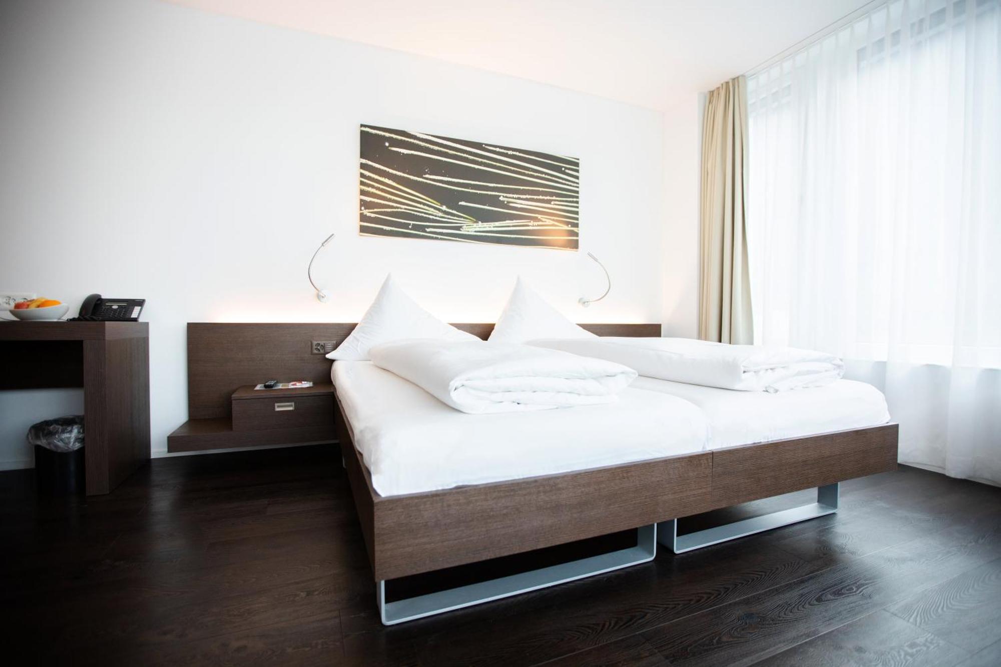 Mercure West Hotel 4*