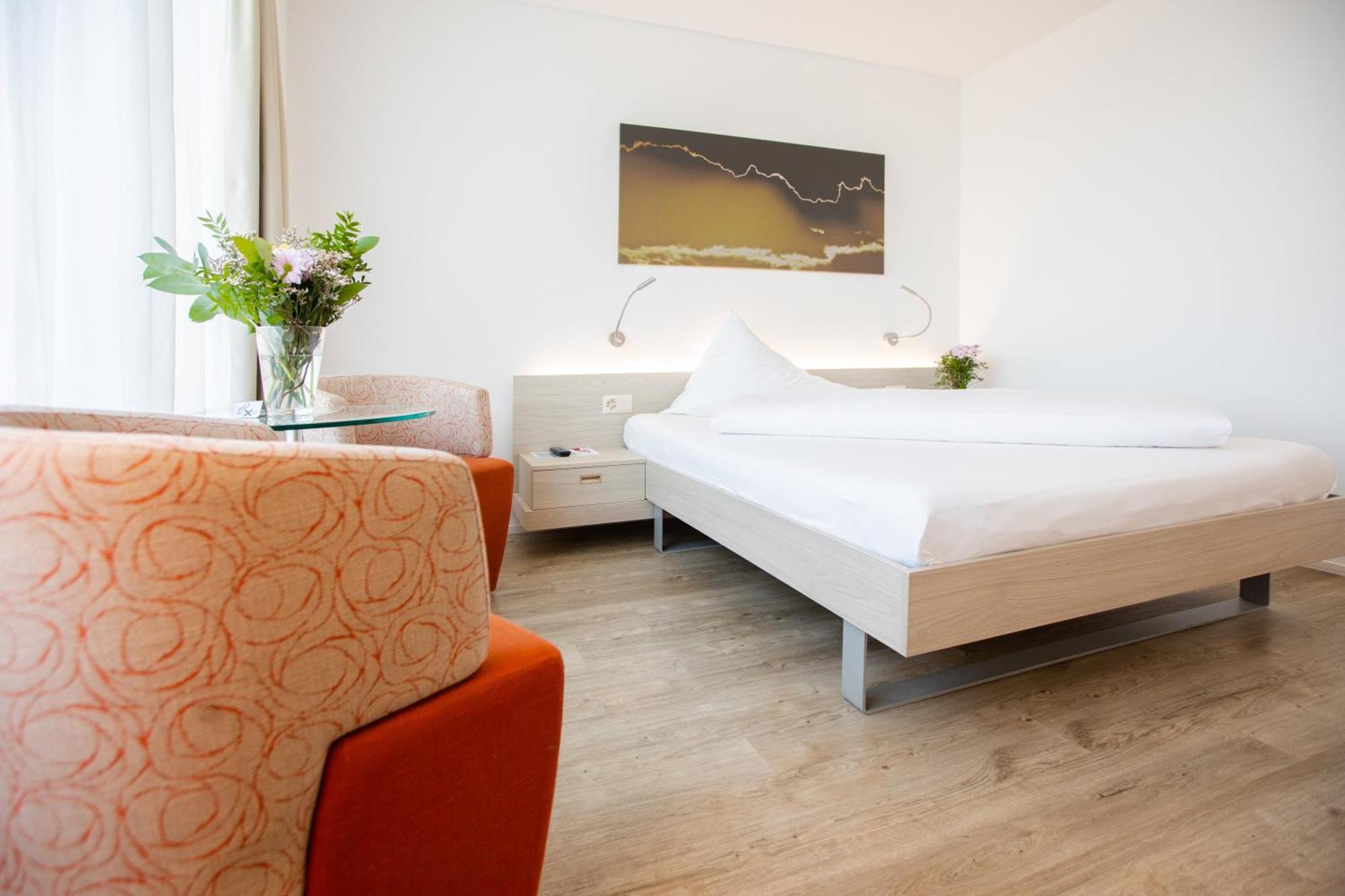 Mercure West