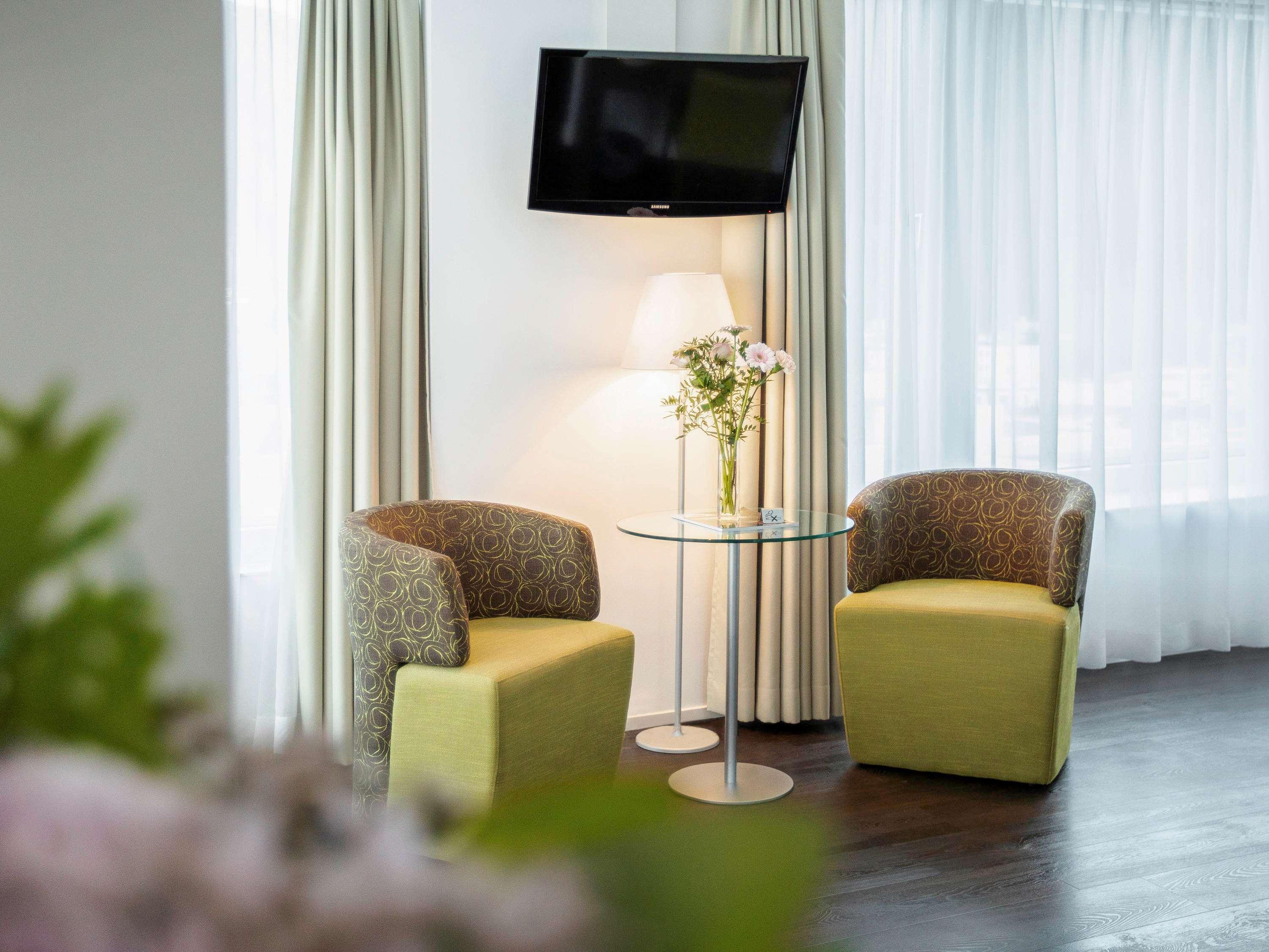Mercure West 4*