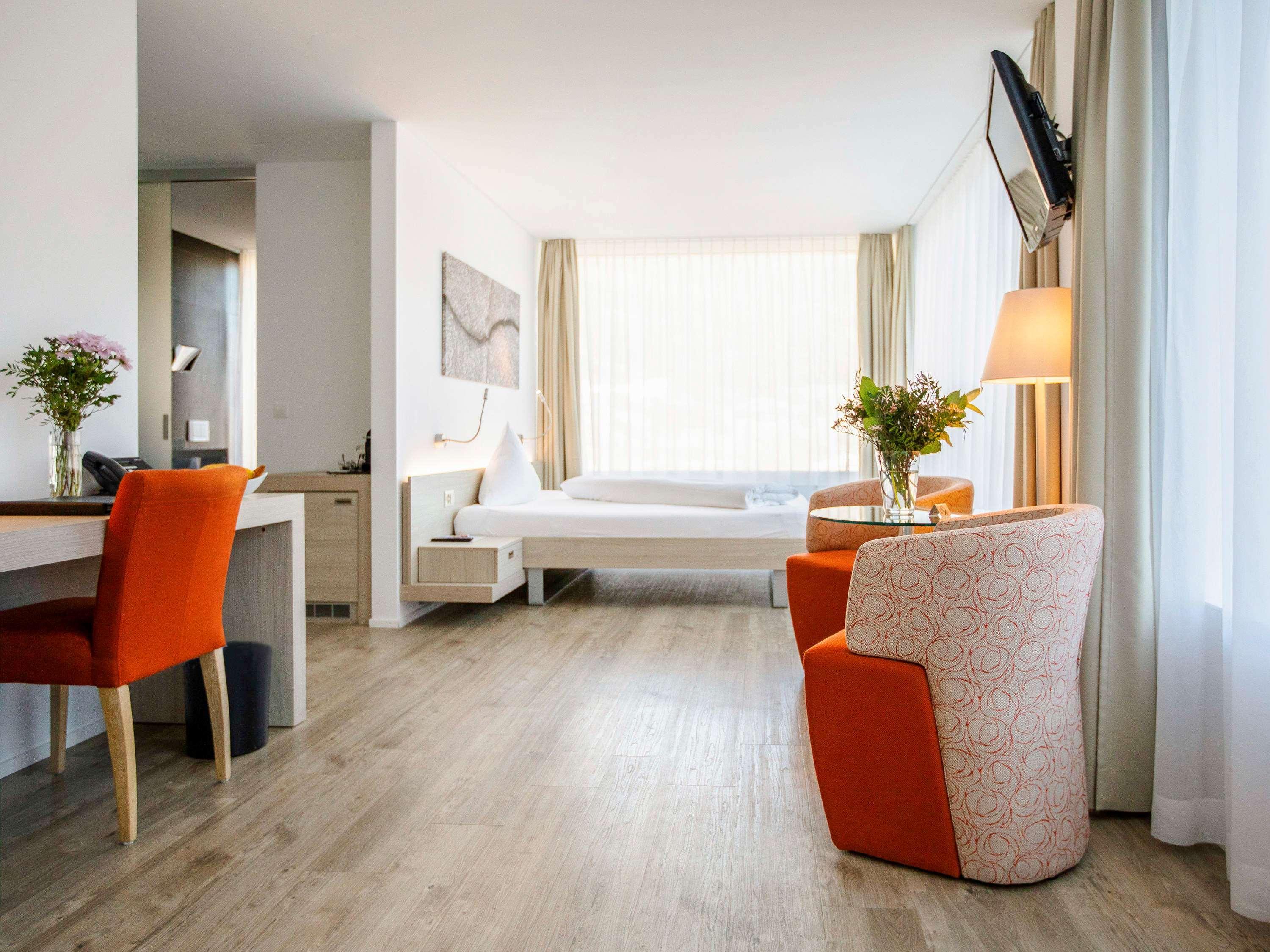 Mercure West Hotel 4*