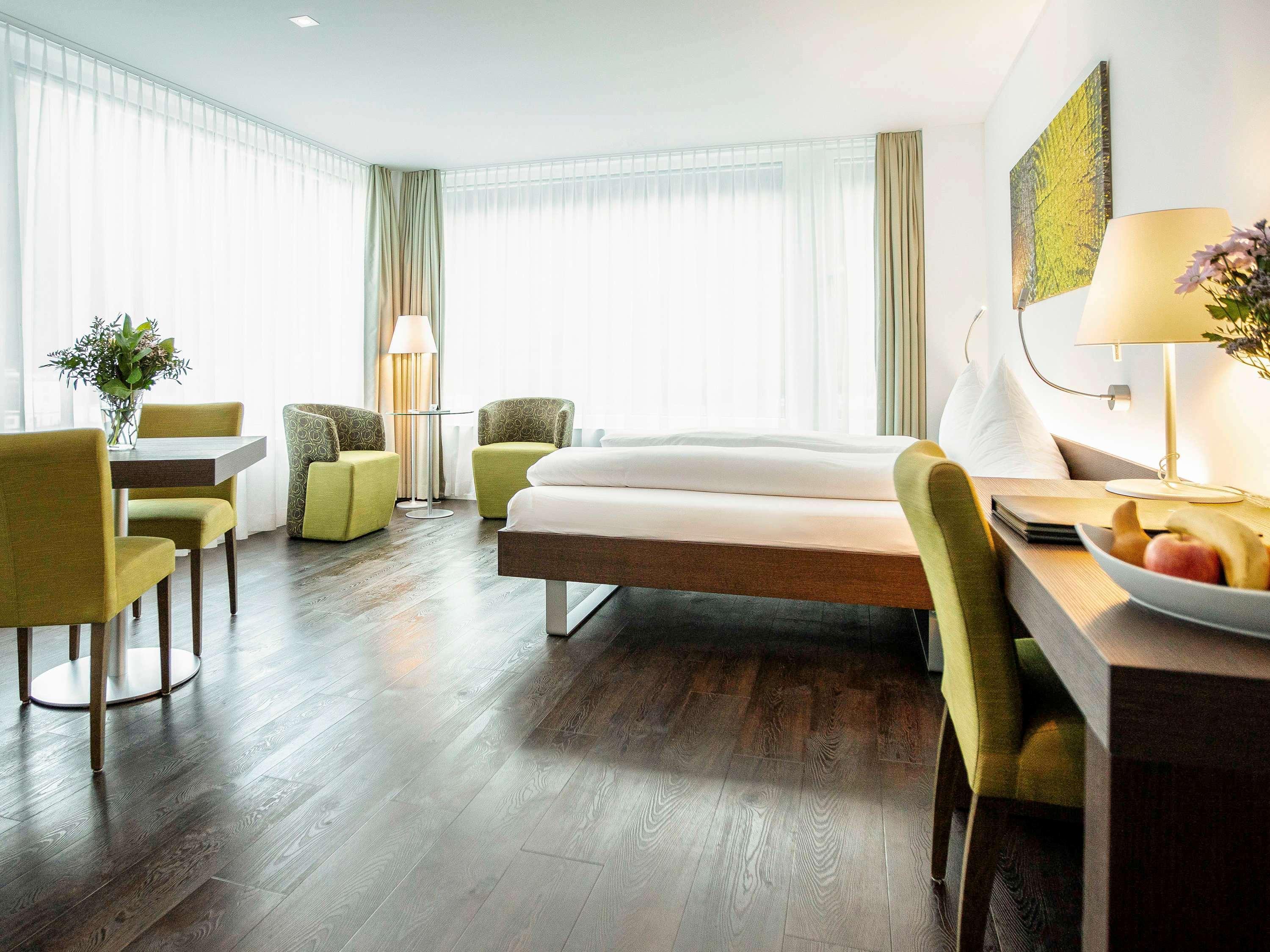 Mercure West