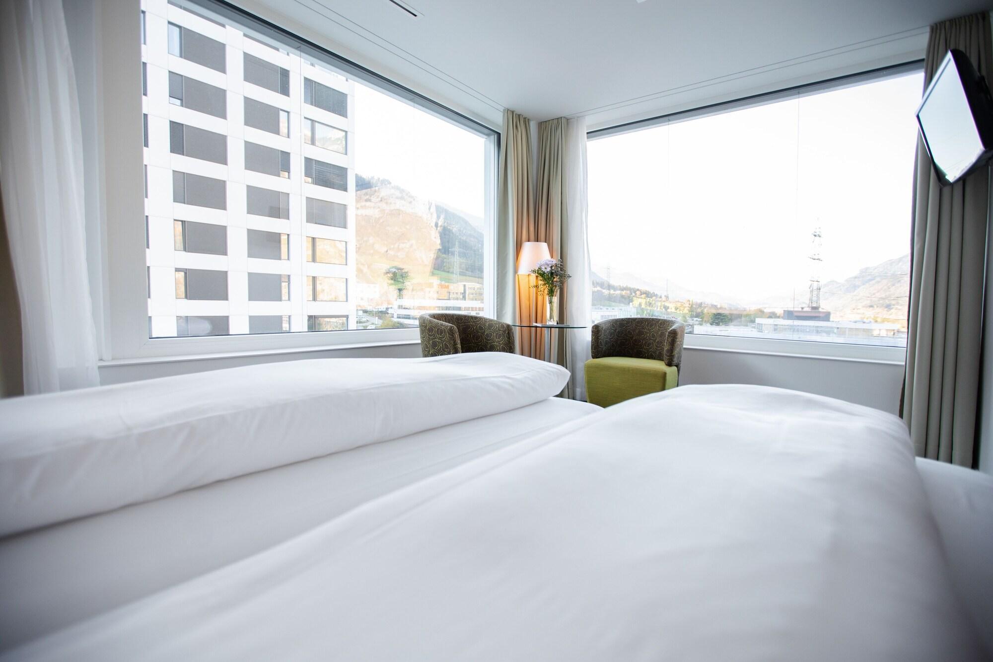 Hotel Mercure West