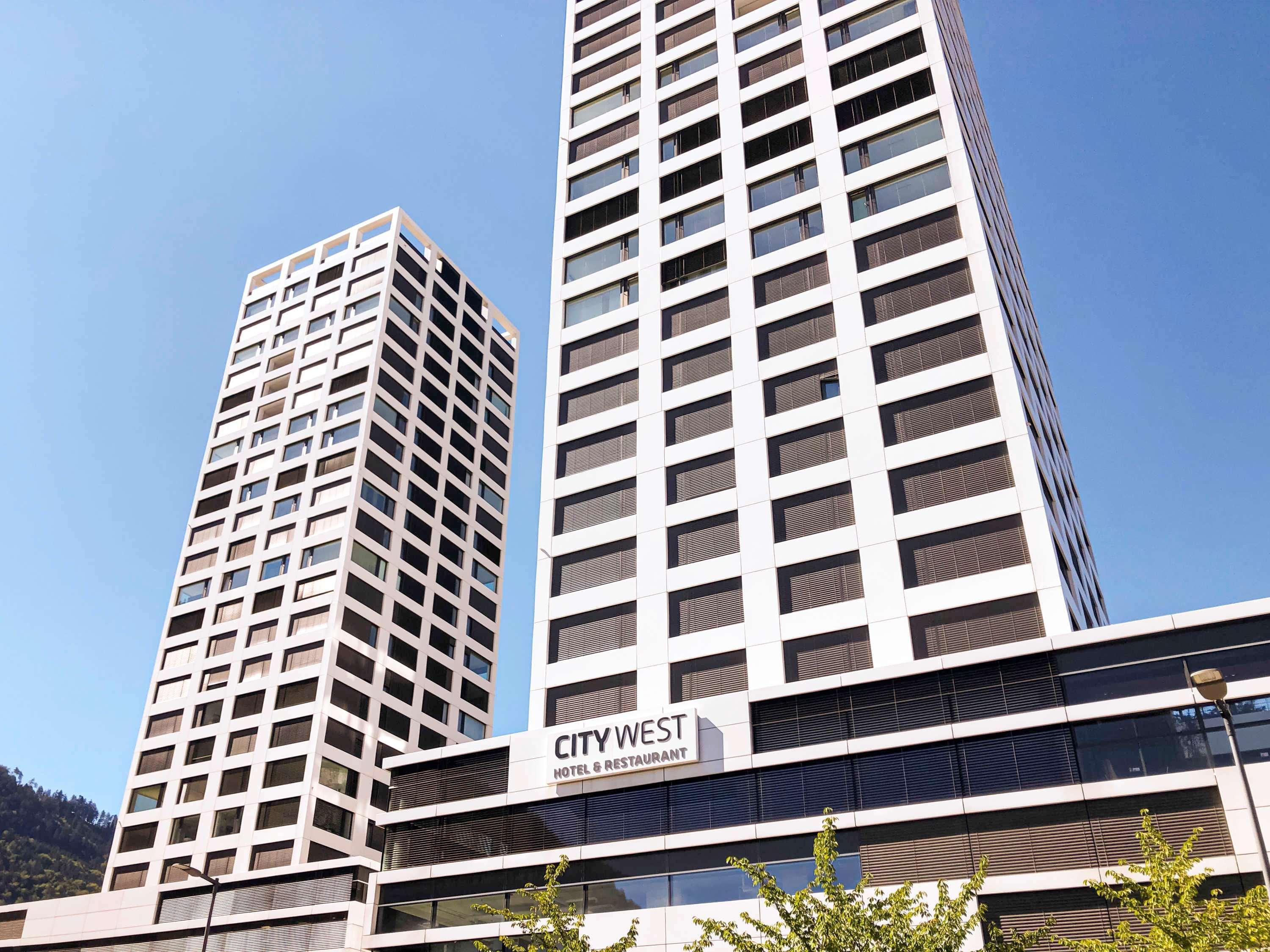 Mercure West 4*