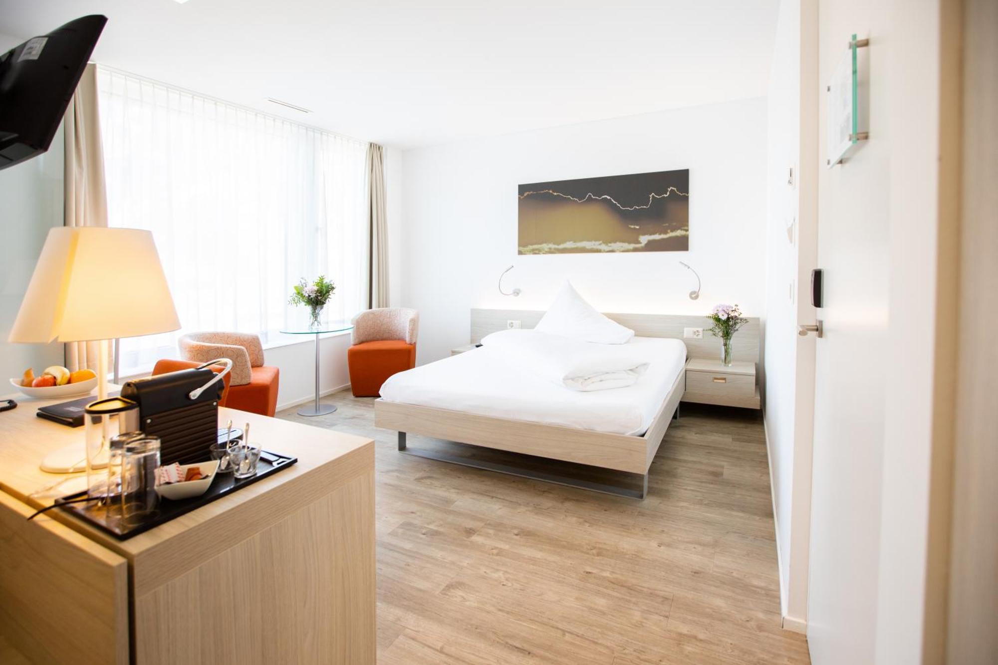 Hotel Mercure West 4*